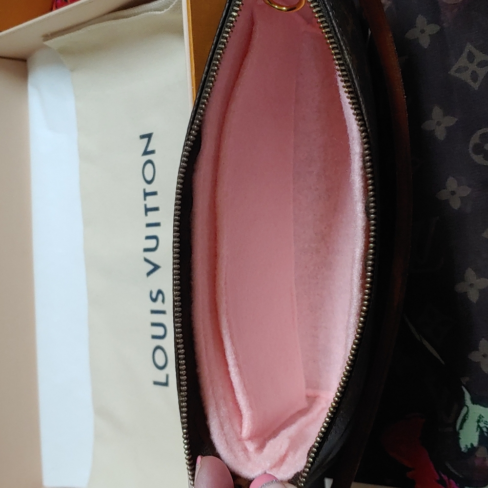 SOLD - 💯% AUTHENTIC VINTAGE LOUIS VUITTON POCHETTE - Picture 6 of 11